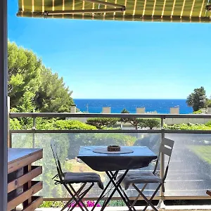  Appartement Vue Et Terrasse Quartier Calme à France